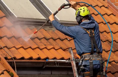 Démoussage et hydrofuge de toiture à Meucon