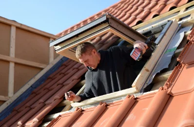 Pose de fenêtres de toit Velux à Meucon